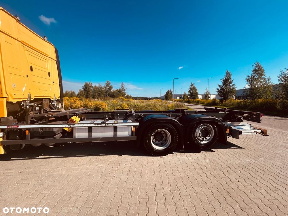 Mercedes-Benz Actros - 4