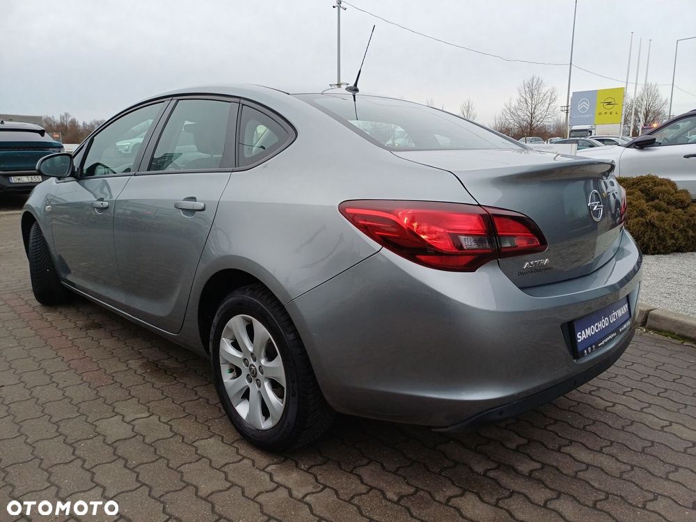 Opel Astra - 4
