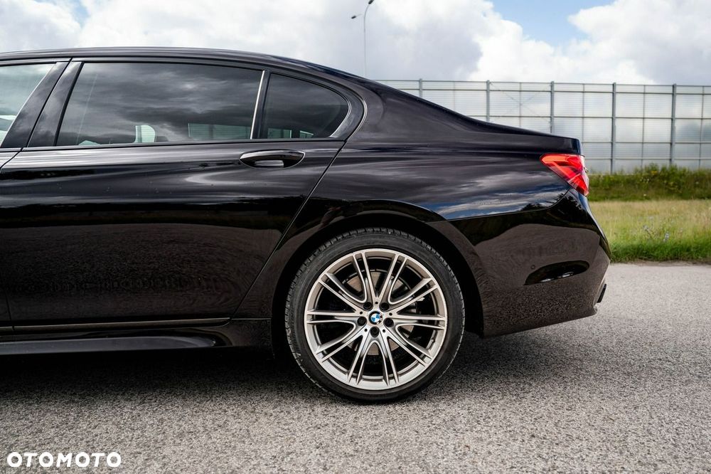 BMW Seria 7 750Ld xDrive - 13