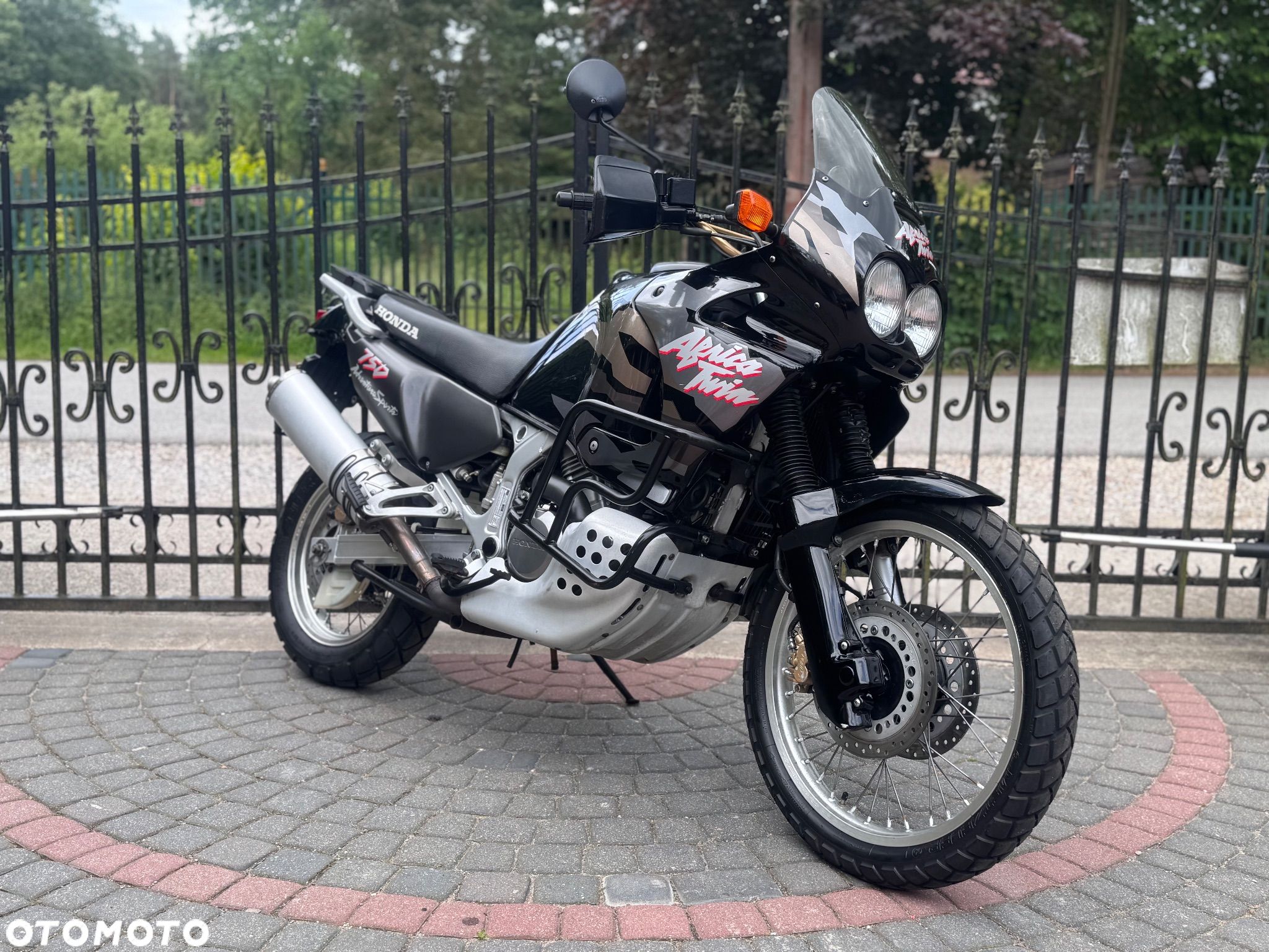 Honda XRV - 1