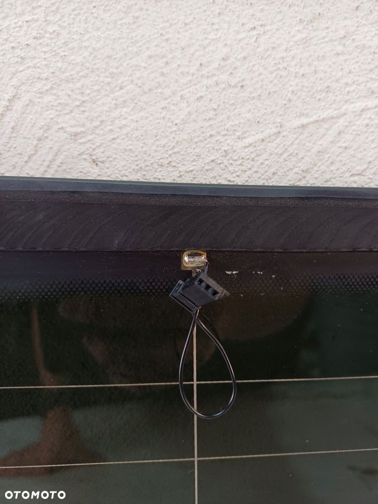 szyba klapy bagażnika tył ford b-max 12- rok szyby 17 - 11