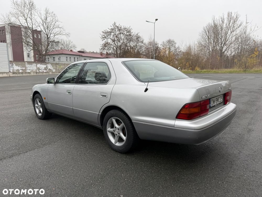 Lexus LS - 5