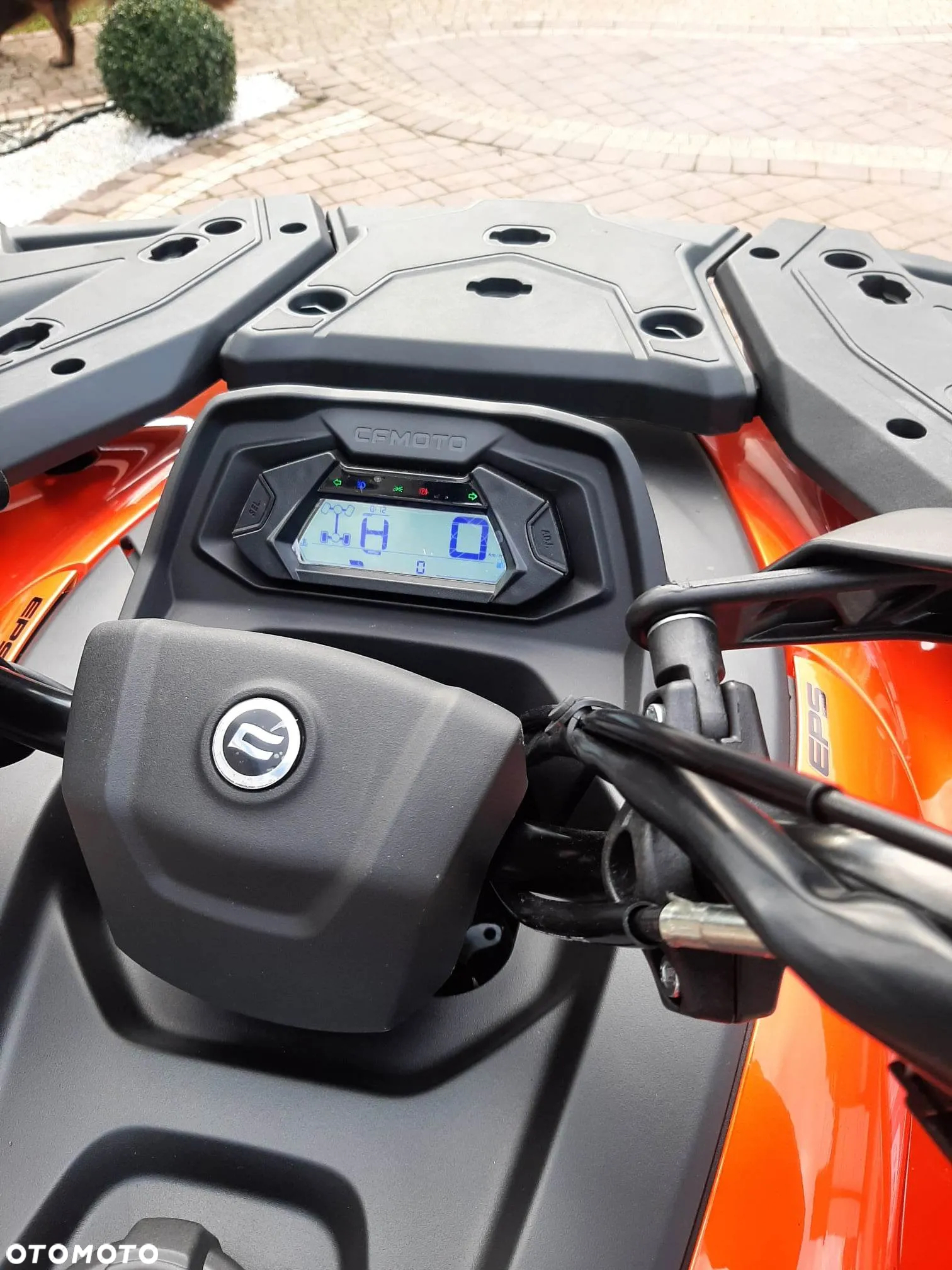 CFMoto CForce - 12