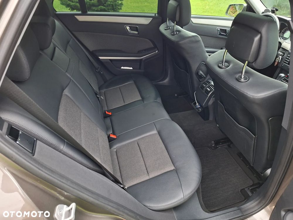 Mercedes-Benz Klasa E 250 T CDI DPF BlueEFFICIENCY Automatik Avantgarde - 25