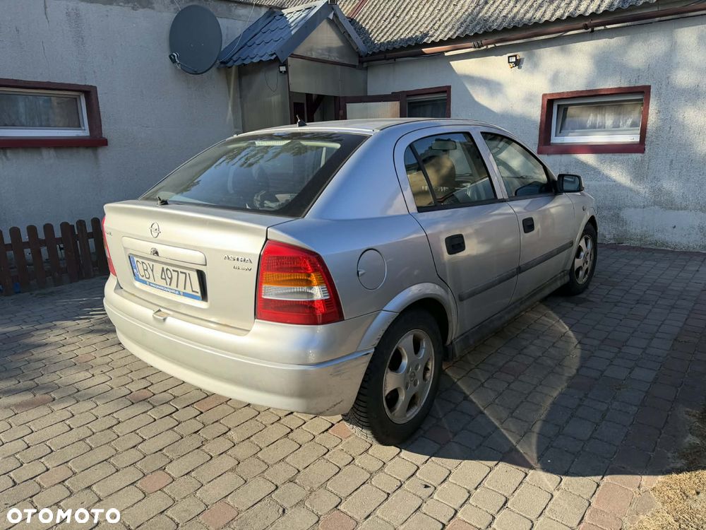 Opel Astra - 2
