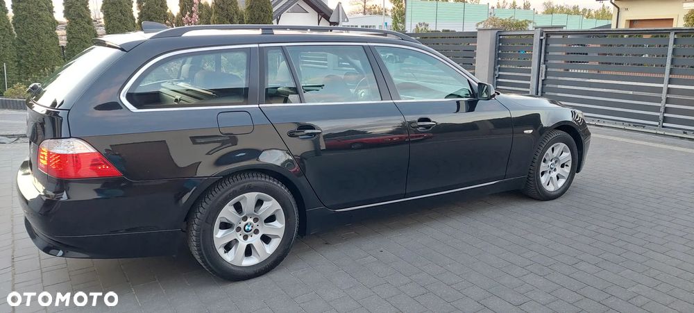 BMW Seria 5 525d - 26