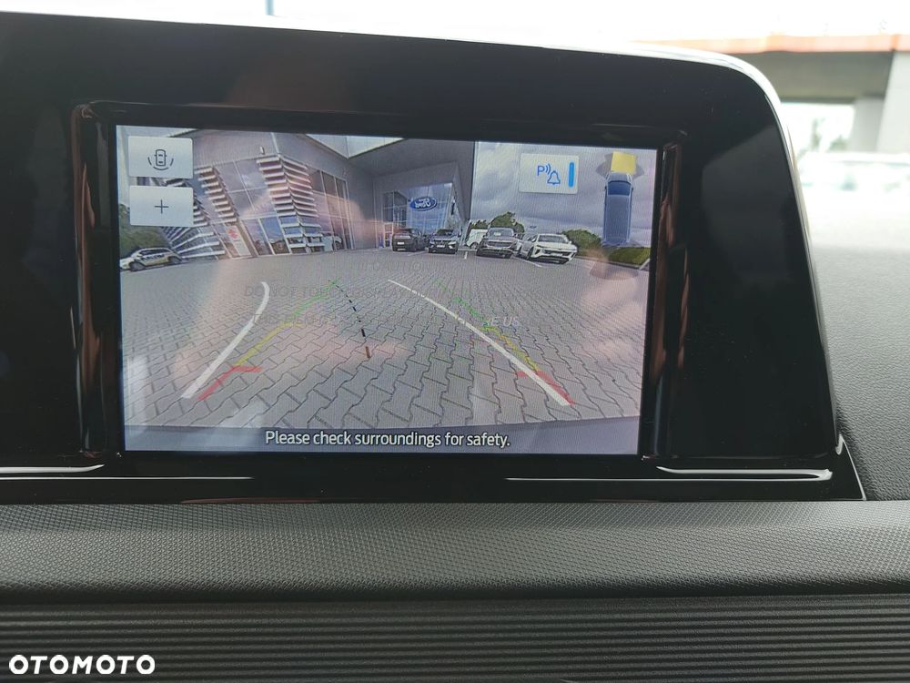 Ford Transit Courier - 29