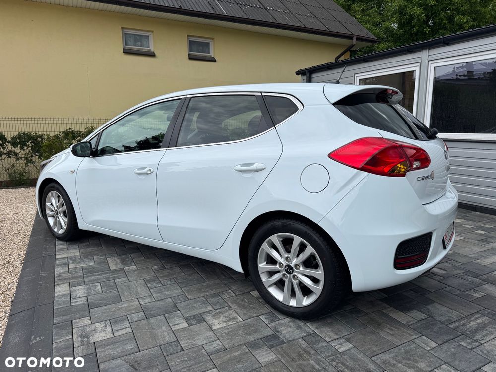 Kia Ceed 1.4 CVVT ISG Dream-Team Edition - 9