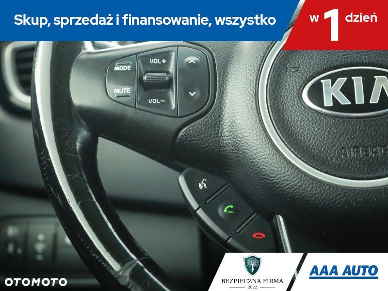Kia Carens - 17