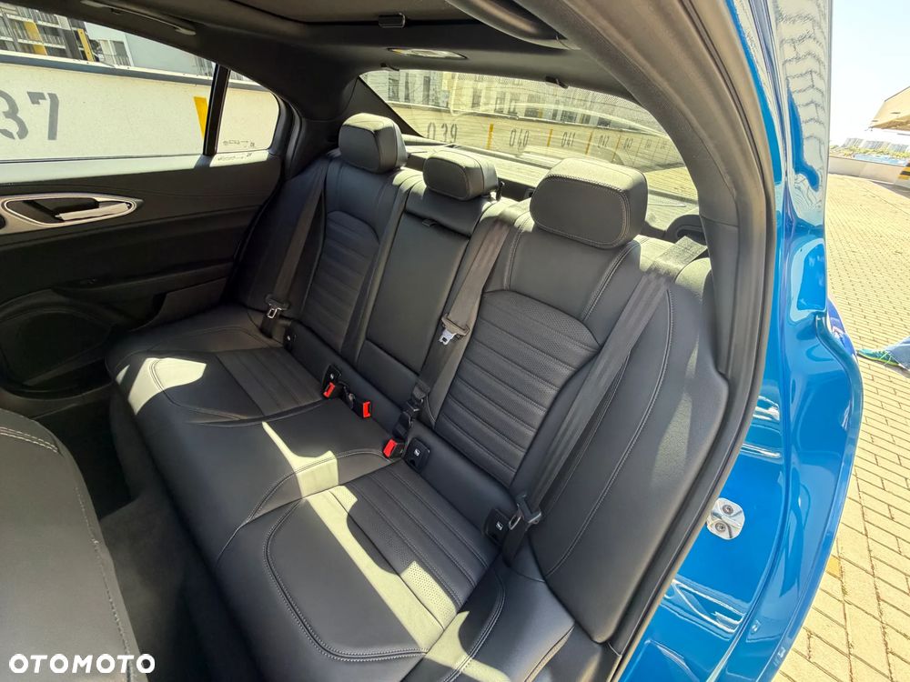 Alfa Romeo Giulia 2.0 Turbo Veloce Q4 - 14