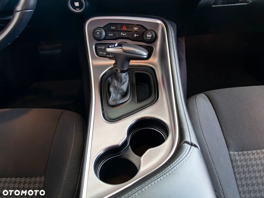 Dodge Challenger 5.7 R/T - 17
