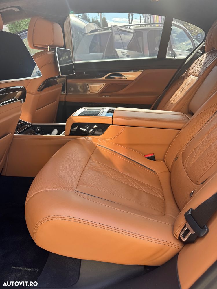 BMW Seria 7 745Le xDrive AT PHEV - 36