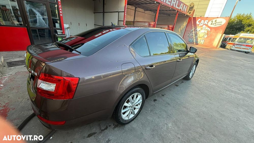 Skoda Octavia 2.0 TDI DSG 4X4 Ambition - 15