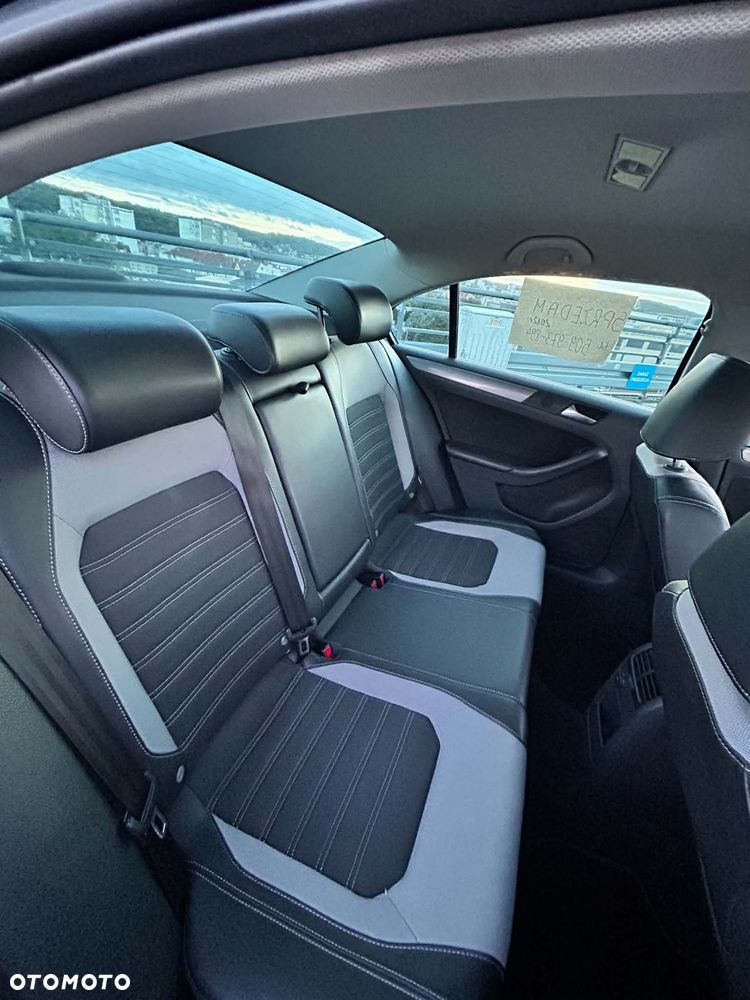 Volkswagen Jetta 1.4 TSI Highline - 16