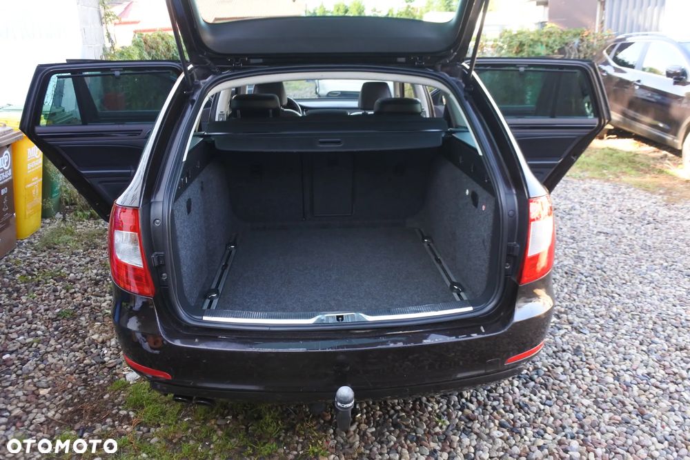 Skoda Superb Combi 2.0 TDI DSG L&K - 10