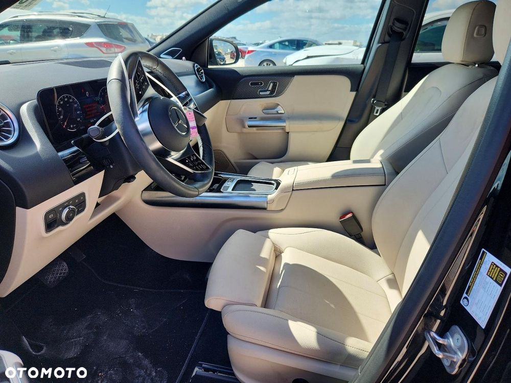 Mercedes-Benz GLA 250 4Matic 8G-DCT - 8