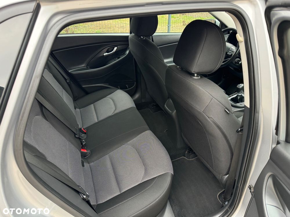 Hyundai i30 1.5 DPI Classic + - 19