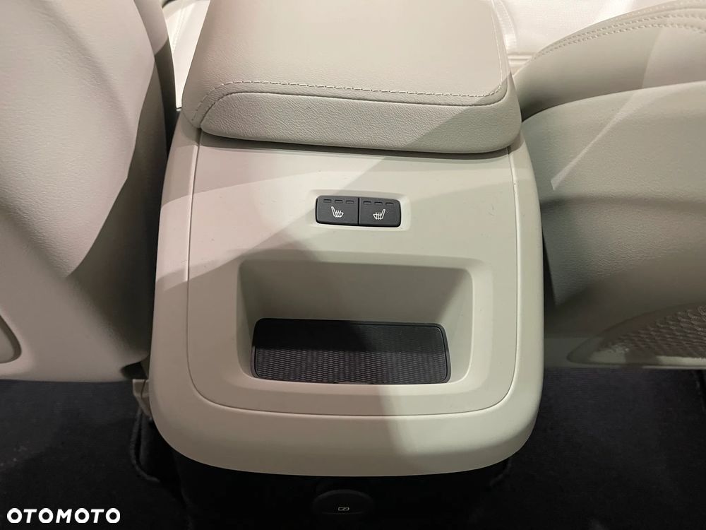 Volvo XC 60 T6 Plug-In Hybrid AWD Ultra Dark - 23