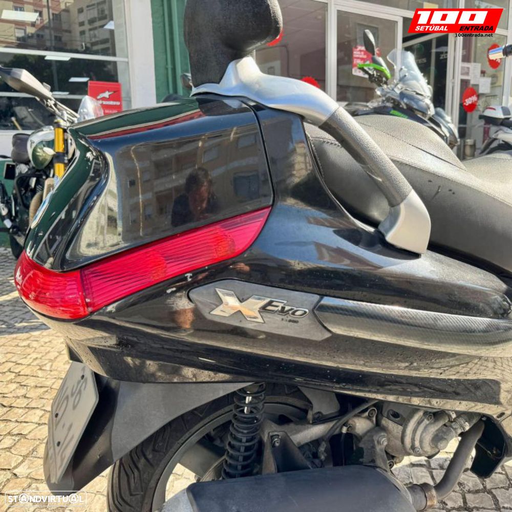 Piaggio XEvo 125 - 9