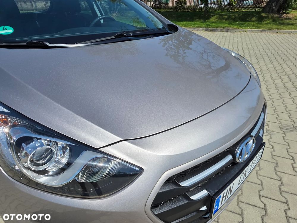 Hyundai i30 1.4 BlueDrive Run - 17