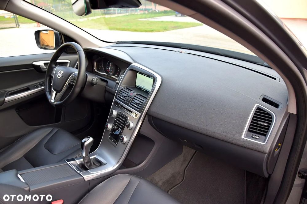 Volvo XC 60 D4 Summum - 16