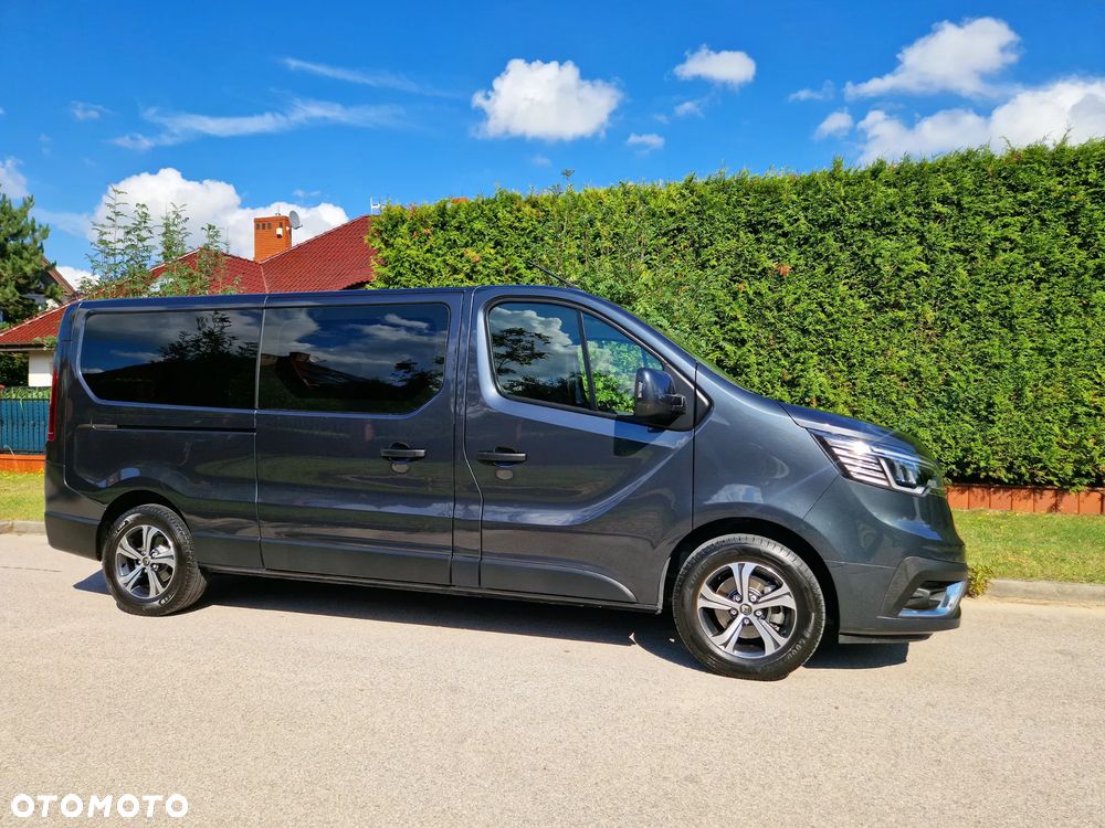 Renault Trafic 2.0 dCi - 11