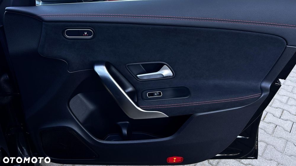 Mercedes-Benz CLA - 21