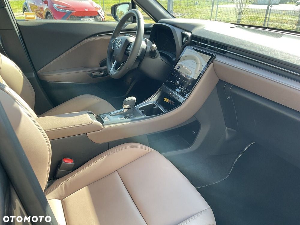 Lexus LBX 1.5 Hybrid - 9