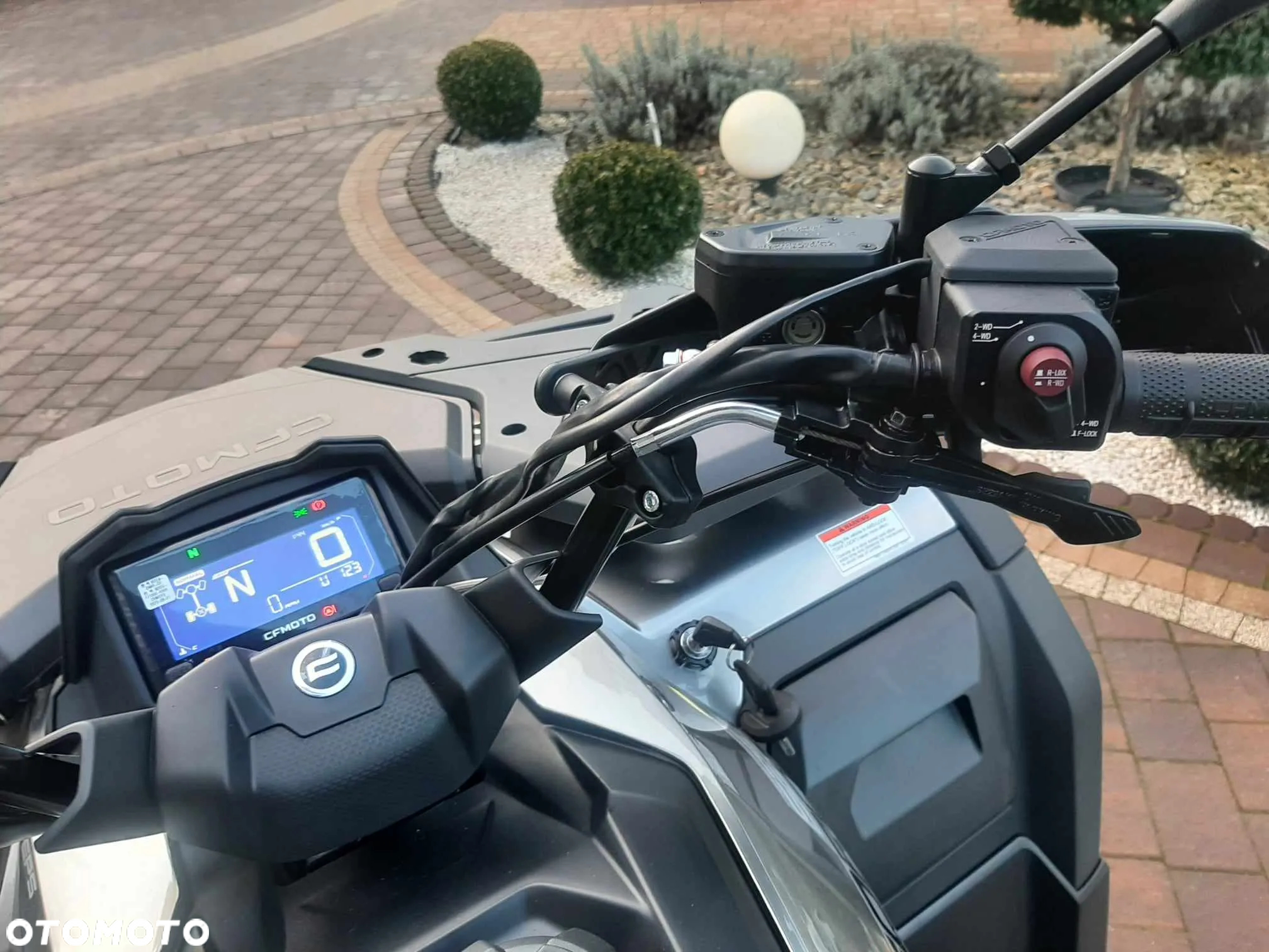 CFMoto CForce - 8