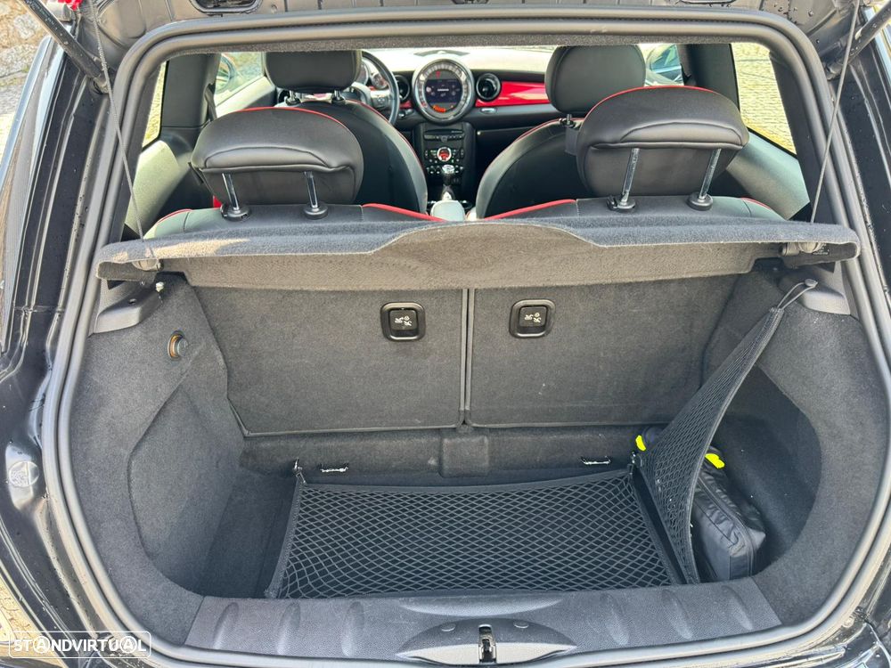 MINI 3 Portas John Cooper Works - 18