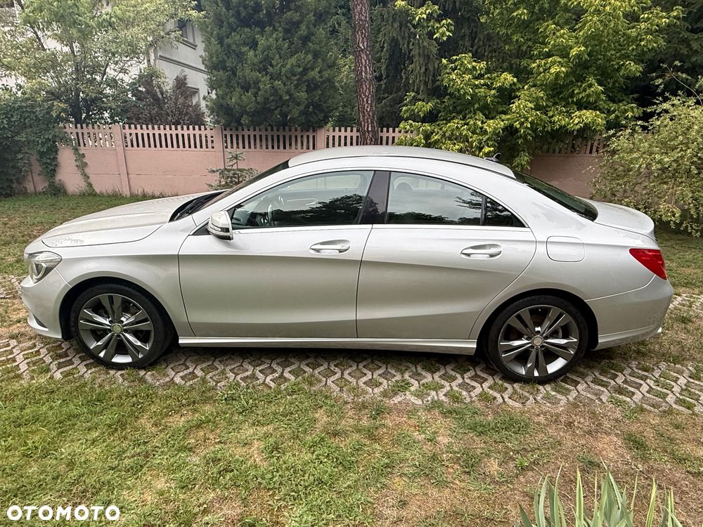 Mercedes-Benz CLA 200 7G-DCT Orange Art Edition - 6