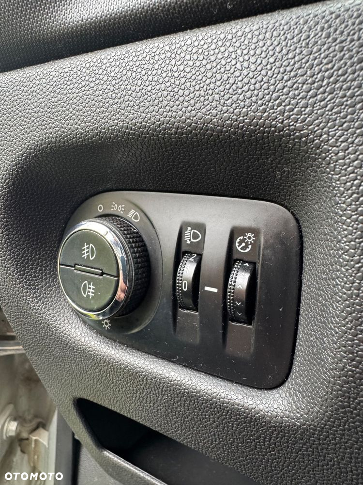 Opel Corsa - 22
