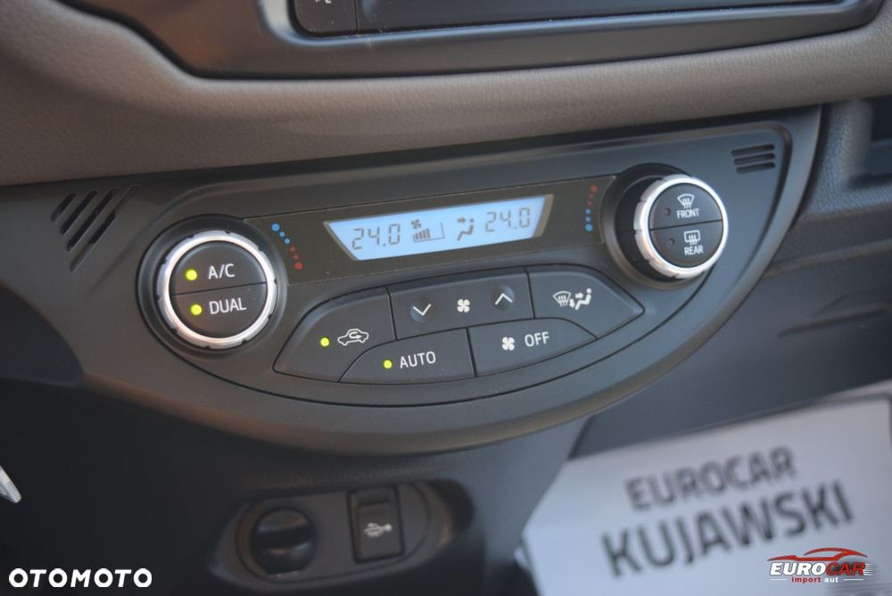 Toyota Yaris 1.5 Premium - 25