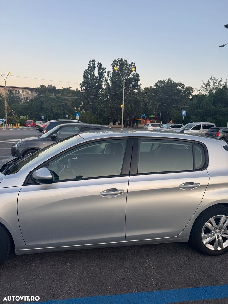 Peugeot 308 1.2 L PureTech Turbo Active - 3