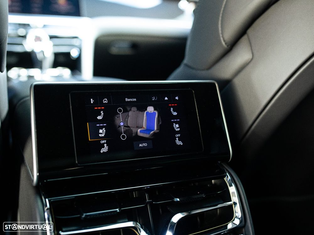 Bentley Flying Spur Hybrid - 52