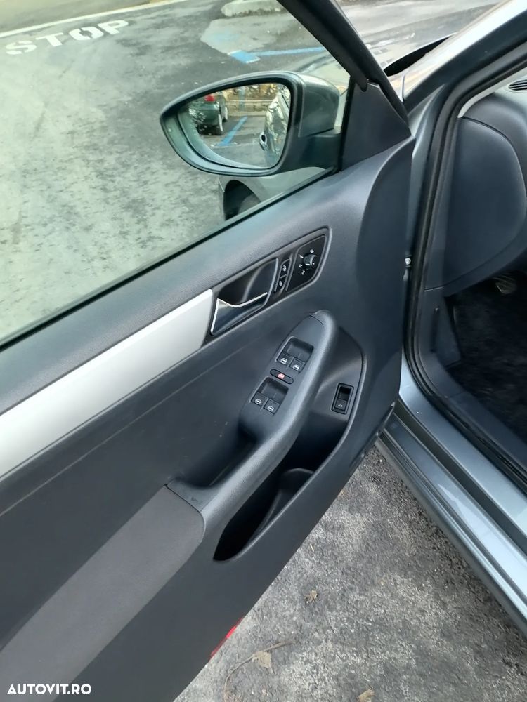 Volkswagen Jetta 1.6 TDI DPF Comfortline - 4