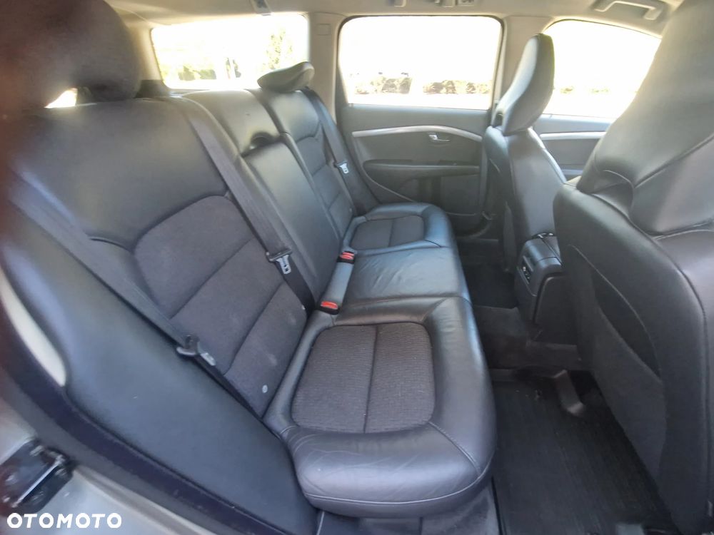 Volvo V70 2.5T Summum - 19