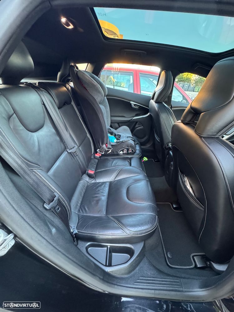 Volvo V40 D2 R Design - 11