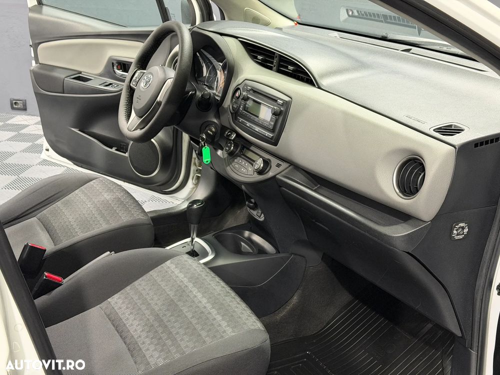 Toyota Yaris - 11
