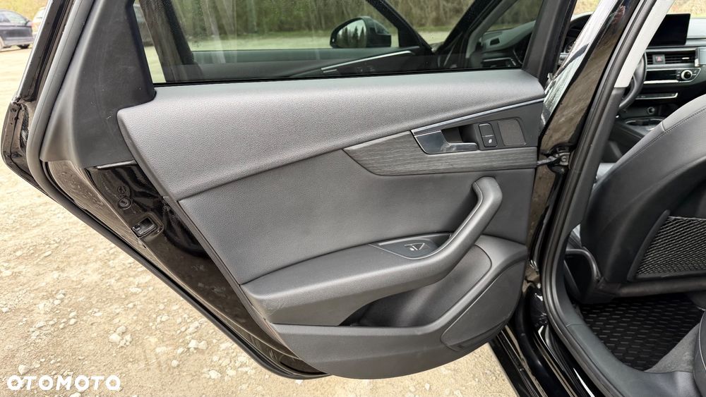 Audi A4 Limousine - 19