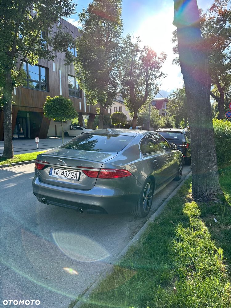 Jaguar XF 2.0 i4D AWD R-Sport - 39