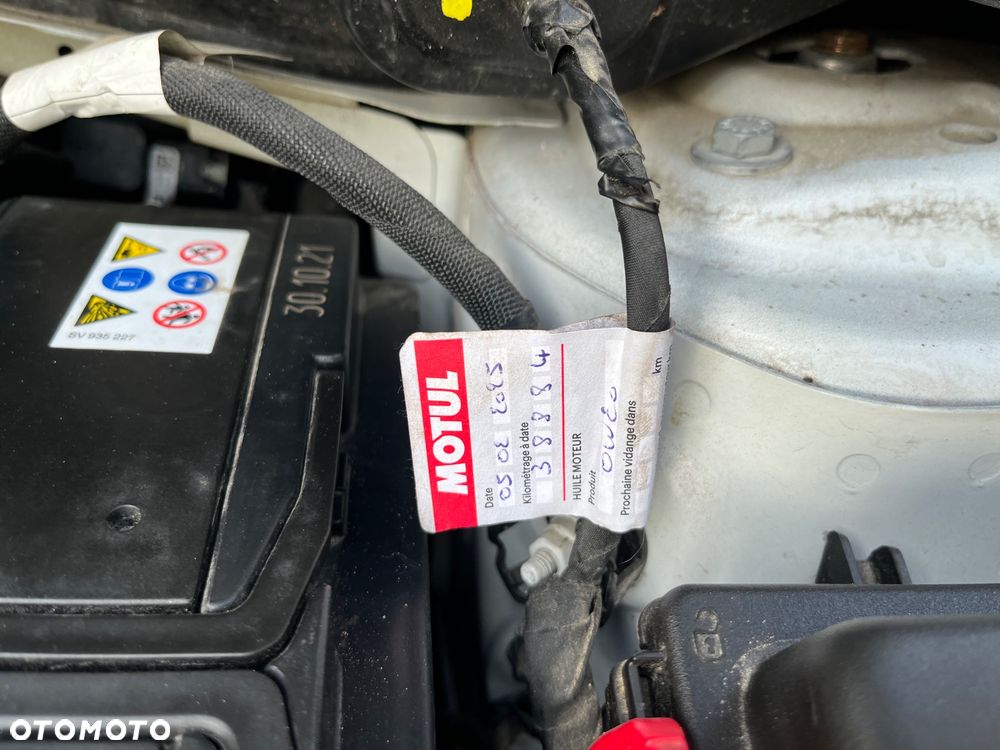 Peugeot 208 PureTech 100 EAT8 GT Pack - 28