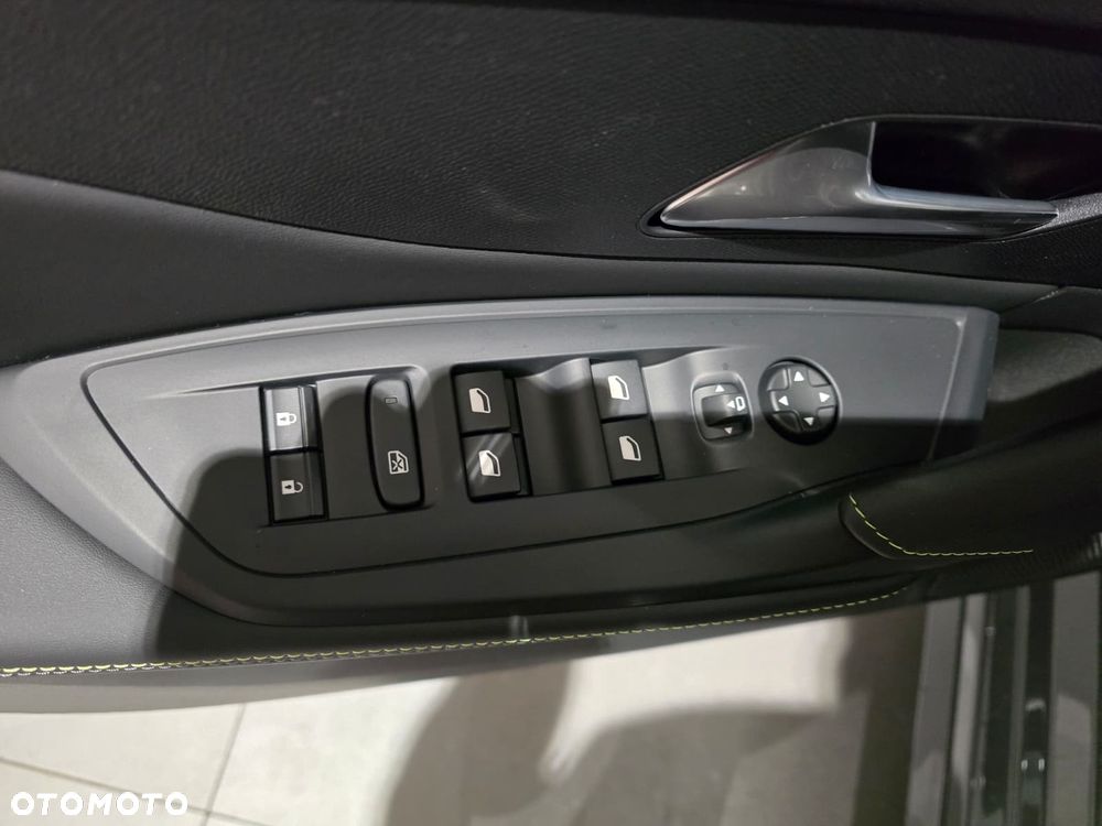 Peugeot 308 Hybrid 136e-DSC6 GT - 15