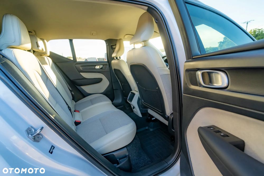 Volvo XC 40 - 33