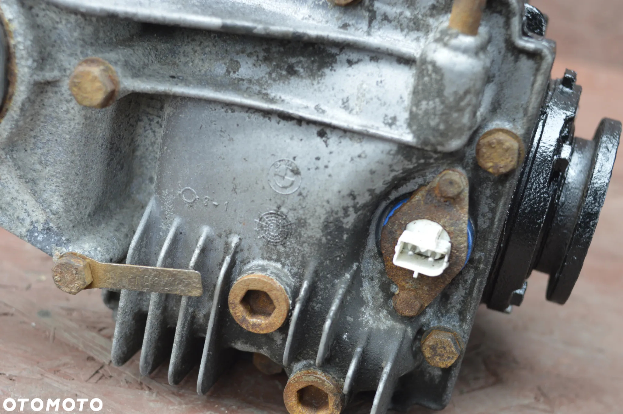 BMW E36 COMPACT / E30 / Z3 / E34 ORYGINALNY DYFER / DYFERENCJAŁ TYŁ O PRZEŁOŻENIU 3.38 ( SPAW ) O NR.  33 10 1 428 413 / 33 10 1 214 884 / 33 10 1 214 083 / 33 10 1 428 417 OEM SPRAWNY W 100% - 9