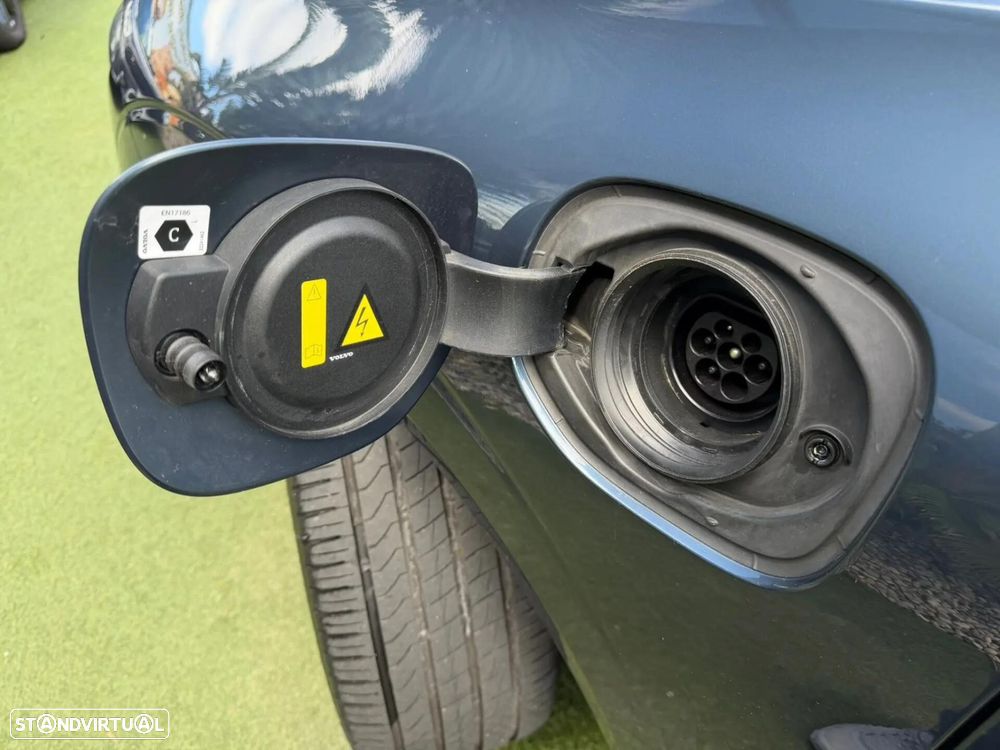Volvo XC 60 2.0 T6 PHEV Ultimate Dark AWD - 4
