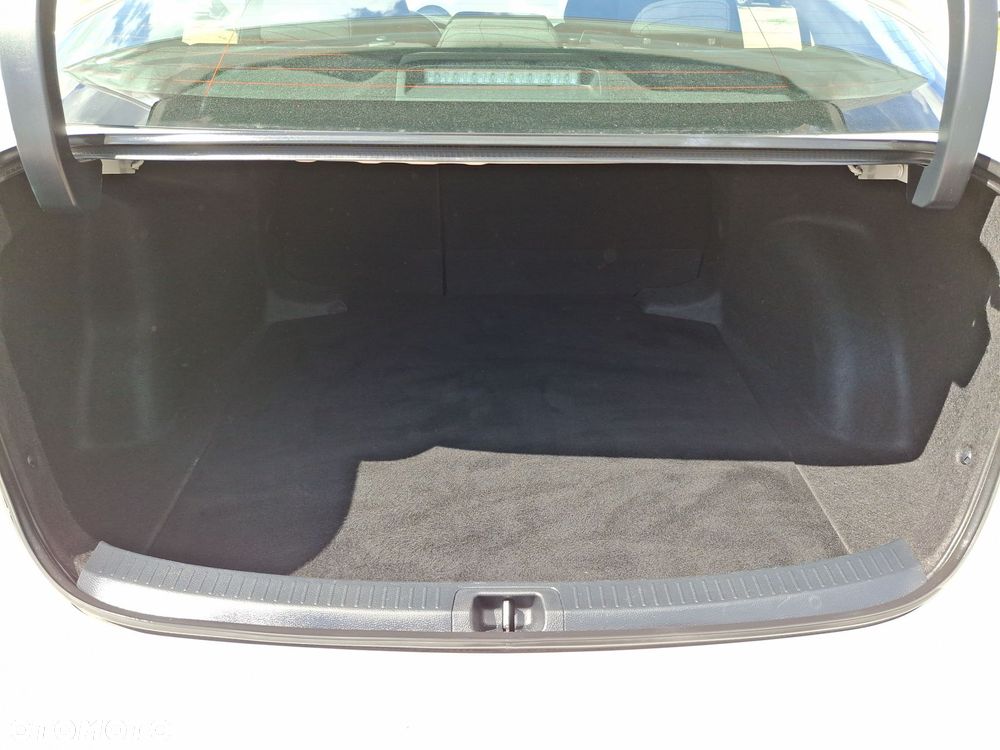 Toyota Corolla 1.8 Hybrid Comfort - 12