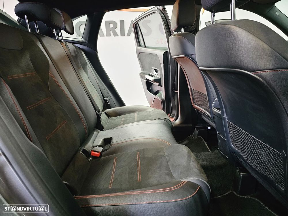 Mercedes-Benz GLA 180 d AMG Line - 12