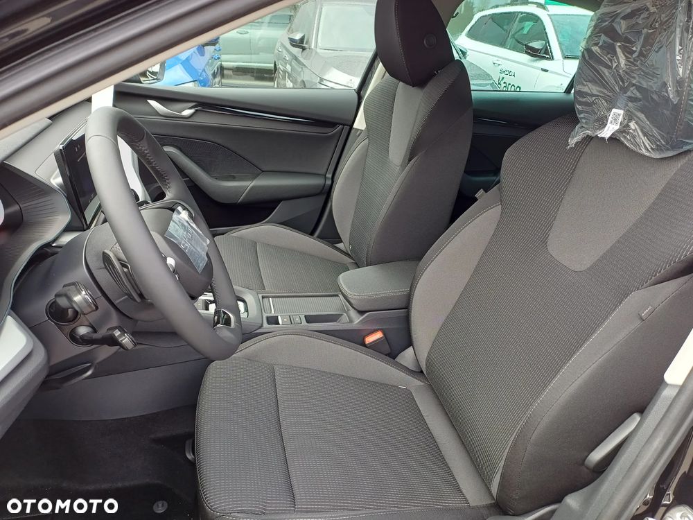 Skoda Octavia 1.5 TSI mHEV Drive Selection DSG - 11