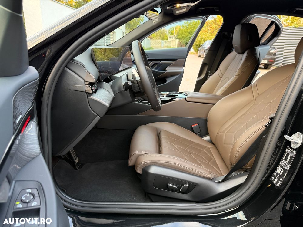 BMW Seria 5 540d xDrive AT MHEV - 11